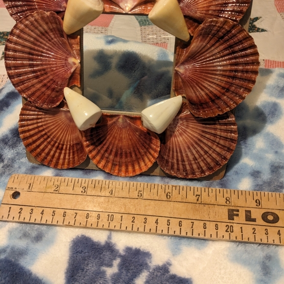 Shell encrusted picture frame - Picture 3 of 4